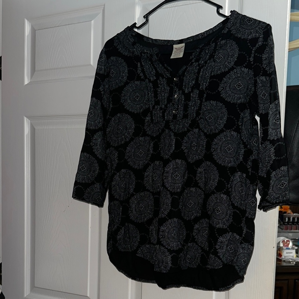 Faded Glory Black and White Blouse